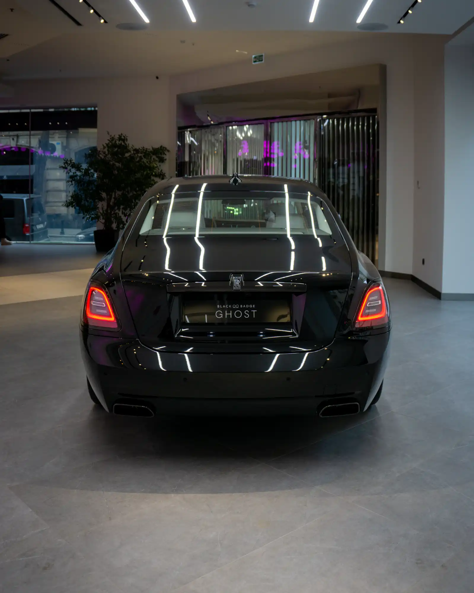 Rolls-Royce Ghost Black Badge Image 12