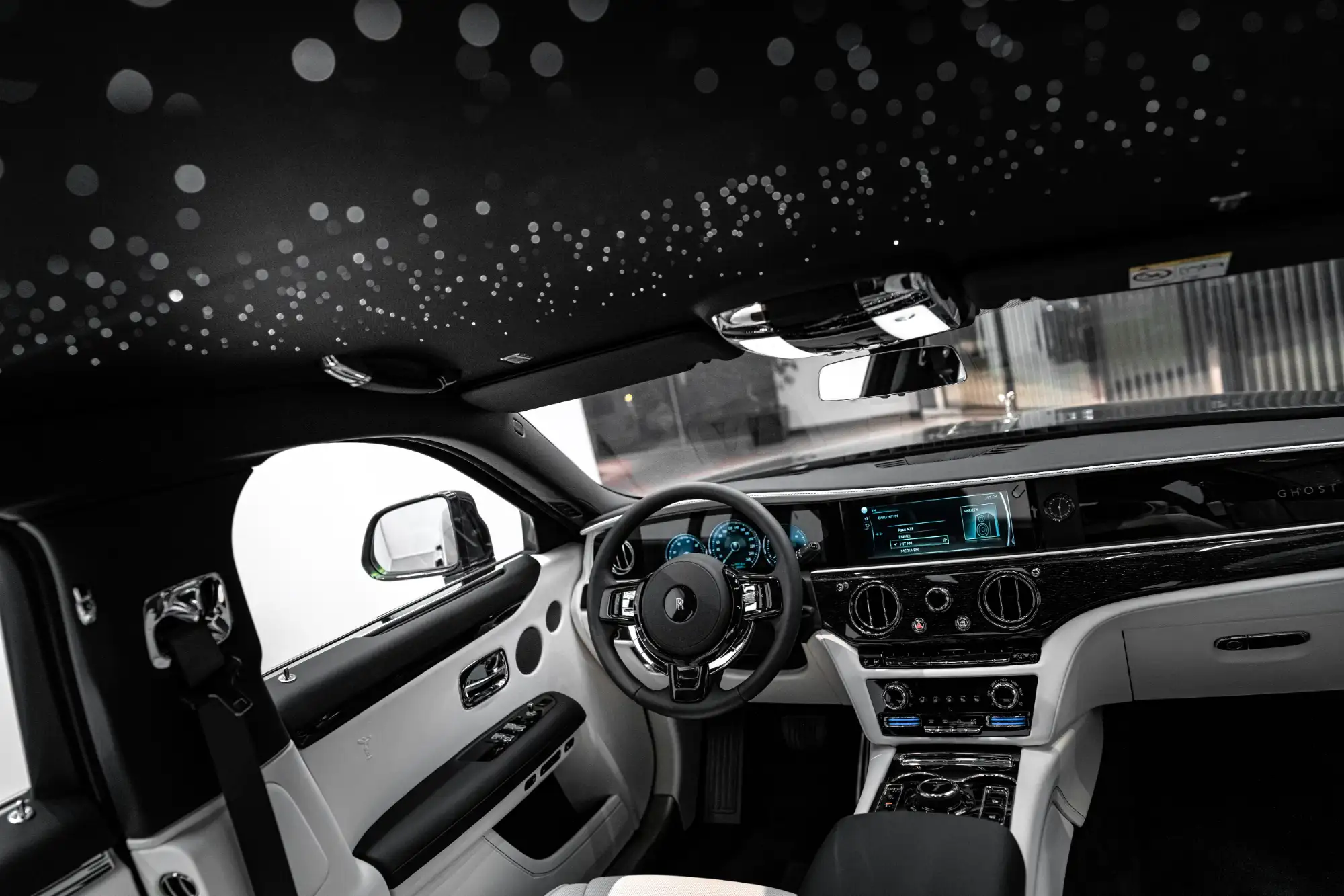 Rolls-Royce Ghost Extended Spirit of Ecstasy