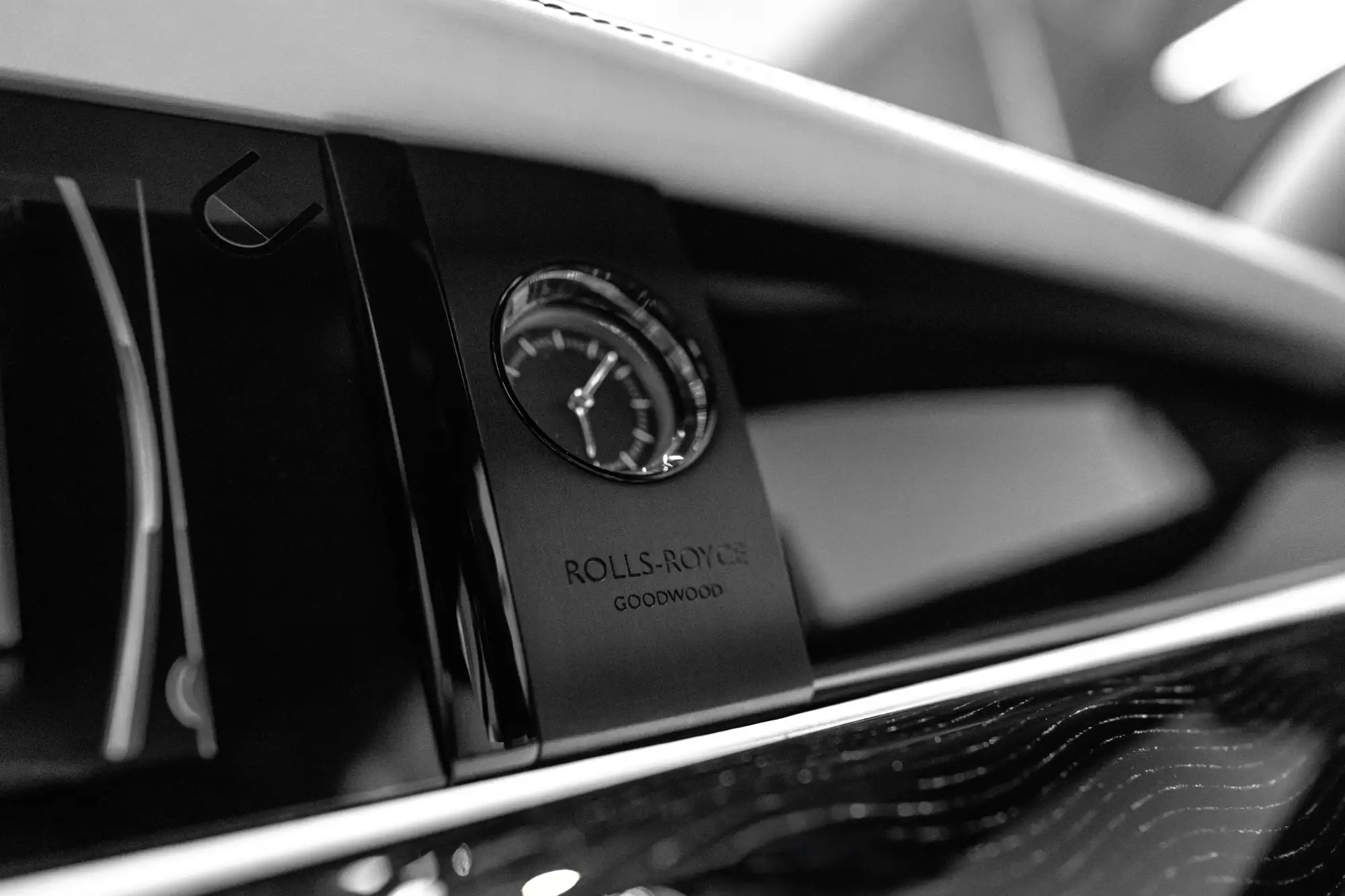 Rolls-Royce Ghost Extended Side Profile