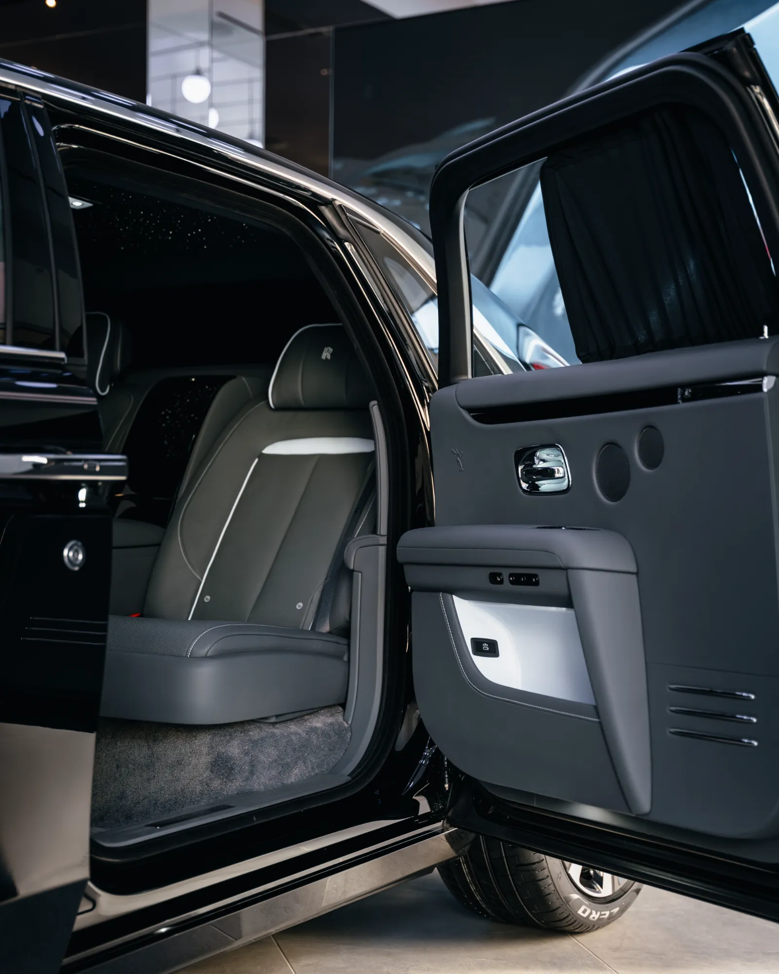 Rolls-Royce Ghost Extended Profile