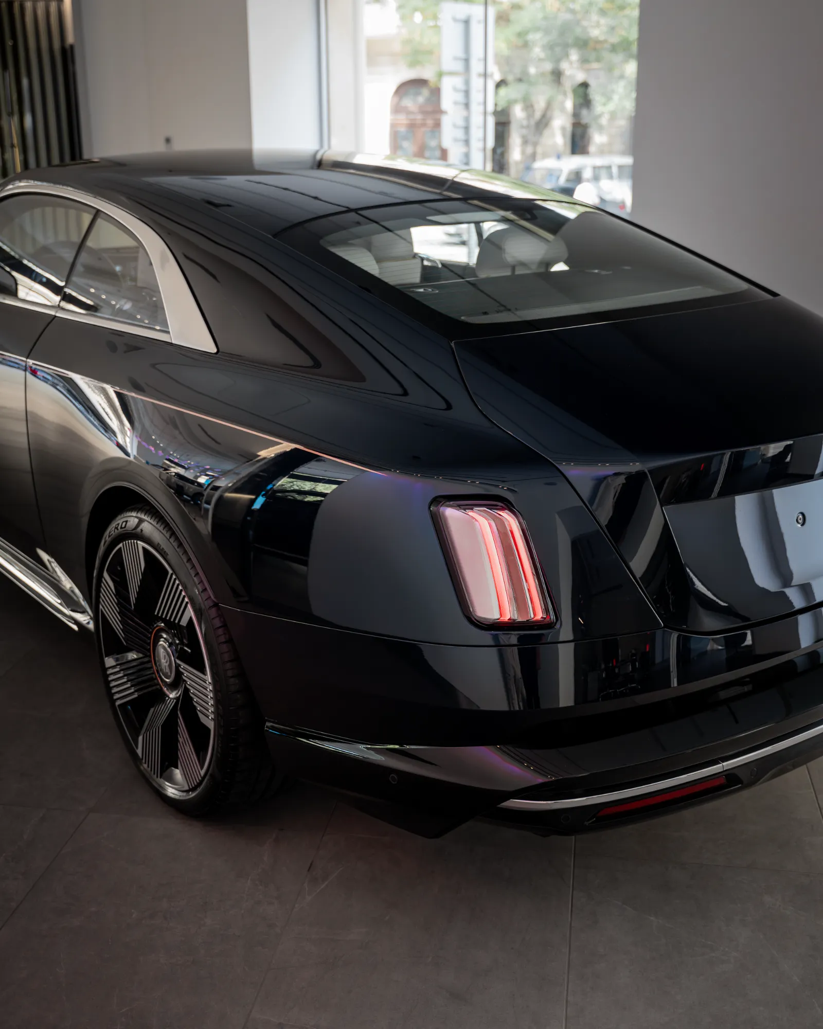 Rolls-Royce Spectre Front Seats Interior - Baku Dreams